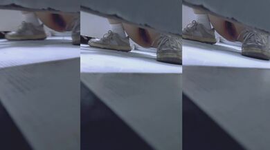 大神潜入服装批发市场女厕偷拍众多的美女嘘嘘各种极品美鲍鱼 (1)